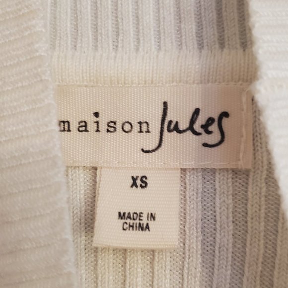 Ivory turtleneck - Picture 3 of 5